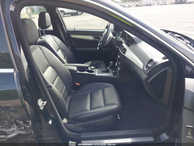 Продажа на аукционе авто 2012 Mercedes-benz C 250 Luxury/sport, vin: WDDGF4HB6CA655360, номер лота: 45520684