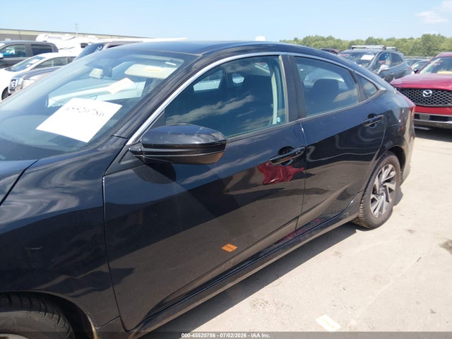 Продажа на аукционе авто 2018 Honda Civic Ex, vin: 19XFC2F77JE043924, номер лота: 45520786