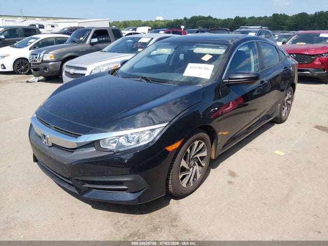 Продажа на аукционе авто 2018 Honda Civic Ex, vin: 19XFC2F77JE043924, номер лота: 45520786