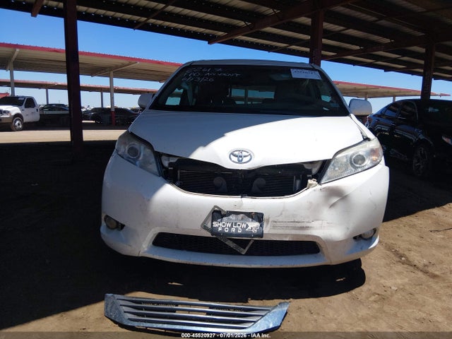 5TDYK3DC3FS551032 Toyota Sienna Xle Premium 8 Passenger