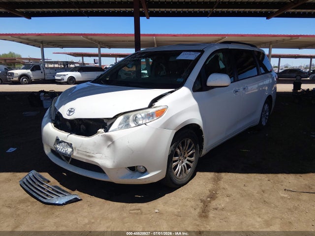 5TDYK3DC3FS551032 Toyota Sienna Xle Premium 8 Passenger