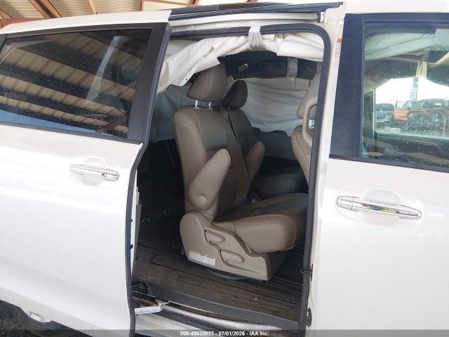 5TDYK3DC3FS551032 Toyota Sienna Xle Premium 8 Passenger
