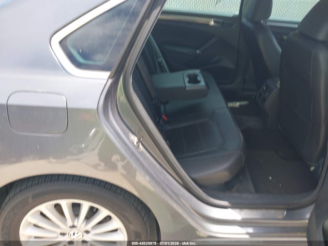 1VWBS7A35GC059037 Volkswagen Passat 1.8t Se
