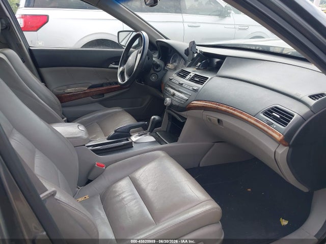 45520989 :رقم المزاد ، 1HGCP2F86BA000505 vin ، 2011 Honda Accord 2.4 Ex-l مزاد بيع