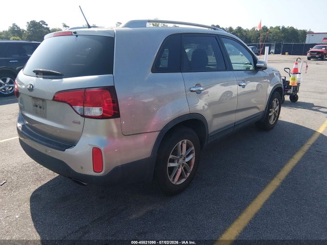 45521090 :رقم المزاد ، 5XYKT3A68FG562980 vin ، 2015 Kia Sorento Lx مزاد بيع
