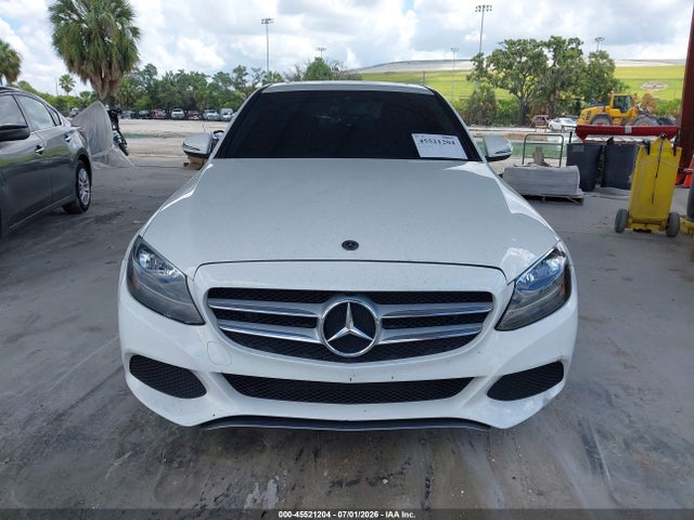 2018 Mercedes-benz C 300 4matic მანქანა იყიდება აუქციონზე, vin: 55SWF4KB8JU238324, აუქციონის ნომერი: 45521204