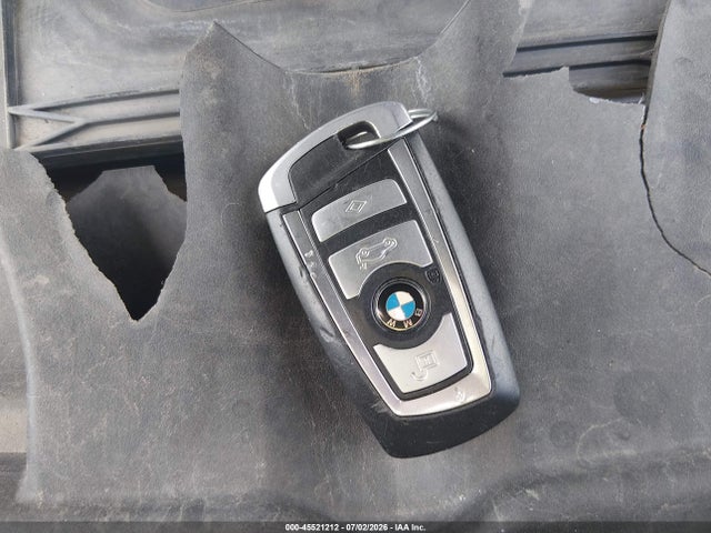 45521212 :رقم المزاد ، WBAKC6C5XBC394521 vin ، 2011 Bmw 750i Xdrive مزاد بيع