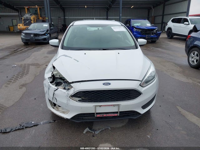 Ford FOCUS SE 2018 1FADP3K21JL327056 Image 13