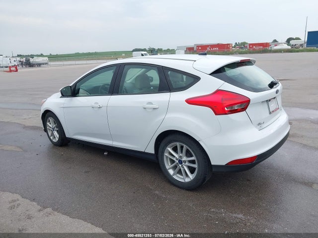Ford FOCUS SE 2018 1FADP3K21JL327056 Image 15