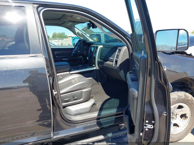 1C6RR7NM7HS882907 RAM 1500 Laramie 4x4 5&#039;7 Box