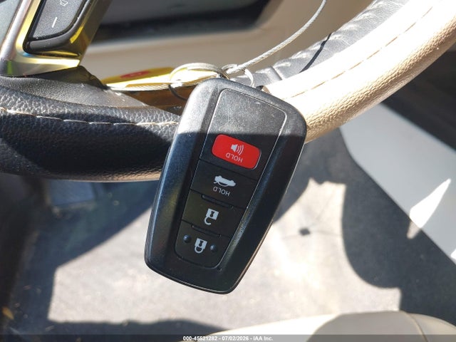 4T1B11HK5JU090480 Toyota CAMRY XLE