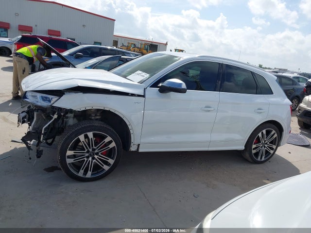 45521400 :رقم المزاد ، WA1C4AFY5J2223977 vin ، 2018 Audi Sq5 3.0t Premium Plus مزاد بيع