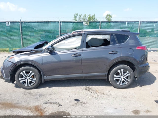 Auction sale of the 2018 Toyota Rav4 Le, vin: JTMBFREV6JJ249754, lot number: 45521401