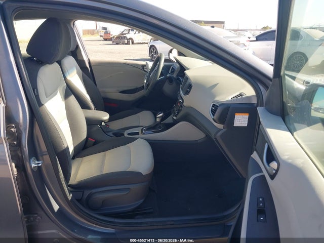 KMHC65LC4JU066250 Hyundai Ioniq Hybrid Blue