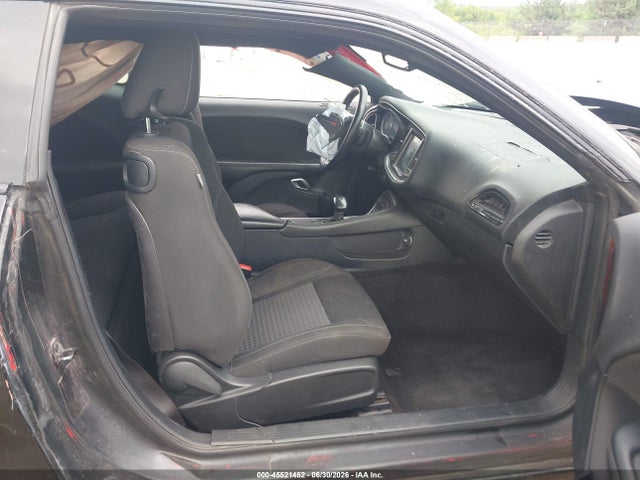 45521452 :رقم المزاد ، 2C3CDZAG0FH928062 vin ، 2015 Dodge Challenger Sxt مزاد بيع