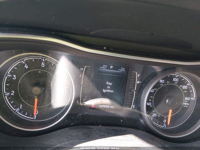 2019 Jeep Cherokee Latitude Fwd მანქანა იყიდება აუქციონზე, vin: 1C4PJLCB2KD242133, აუქციონის ნომერი: 45521526