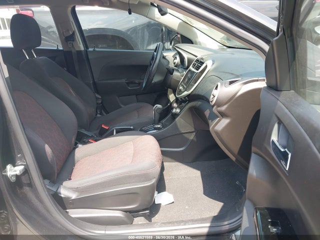 45521589 :رقم المزاد ، 1G1JD6SB5L4121994 vin ، 2020 Chevrolet Sonic Fwd  Lt 5-door مزاد بيع