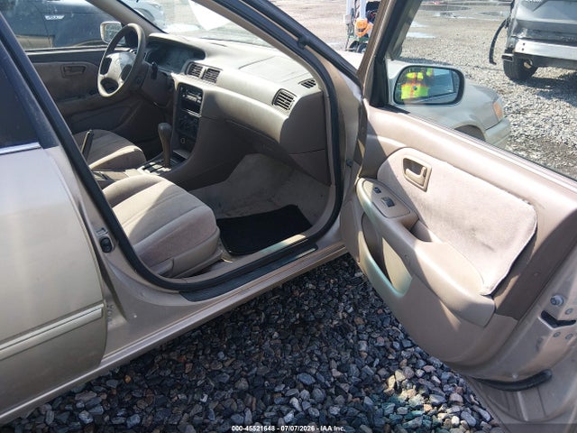 1998 Toyota Camry Le მანქანა იყიდება აუქციონზე, vin: JT2BG22K5W0246011, აუქციონის ნომერი: 45521648