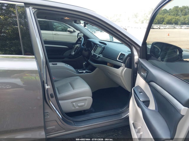 5TDJZRFH3HS473878 Toyota Highlander Xle