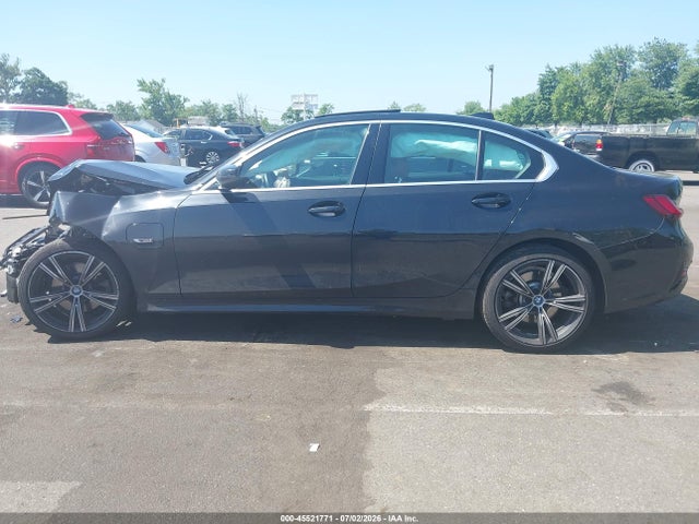 2022 Bmw 330e Xdrive მანქანა იყიდება აუქციონზე, vin: 3MW5P9J06N8C33749, აუქციონის ნომერი: 45521771