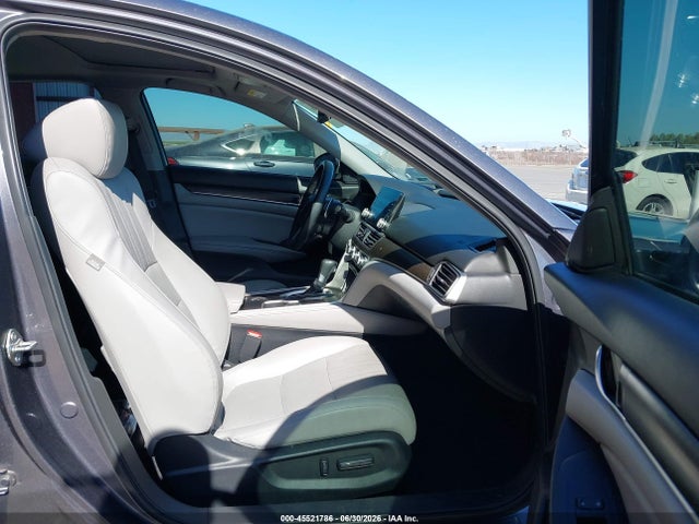 1HGCV1F98JA181341 Honda Accord Touring