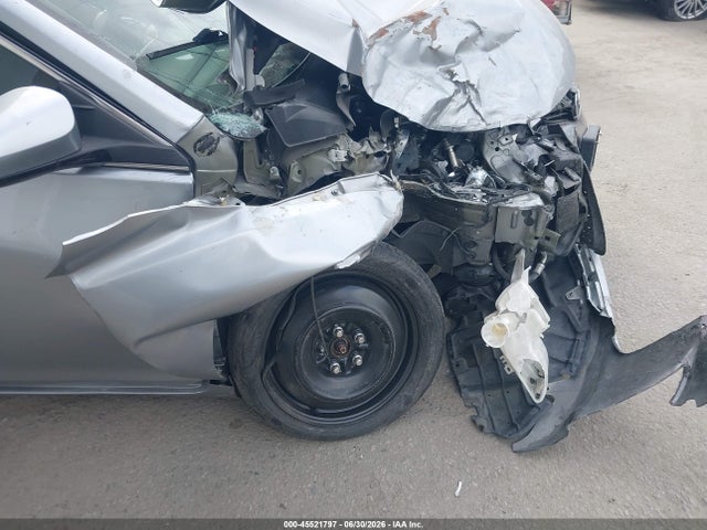 4T1BF1FK1HU713947 Toyota CAMRY SE