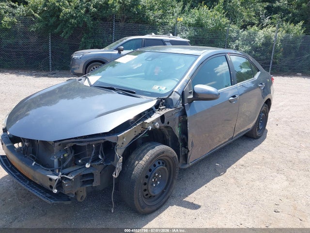 Toyota COROLLA SE 2017 5YFBURHE1HP684995 Image 2