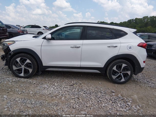 2017 Hyundai Tucson Limited მანქანა იყიდება აუქციონზე, vin: KM8J33A28HU423776, აუქციონის ნომერი: 45521817