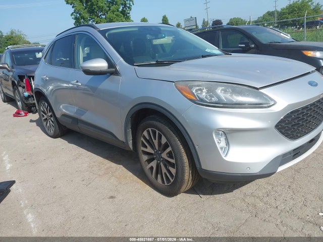 2020 Ford Escape Titanium მანქანა იყიდება აუქციონზე, vin: 1FMCU9J9XLUA15505, აუქციონის ნომერი: 45521887