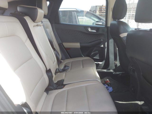 45521887 :رقم المزاد ، 1FMCU9J9XLUA15505 vin ، 2020 Ford Escape Titanium مزاد بيع