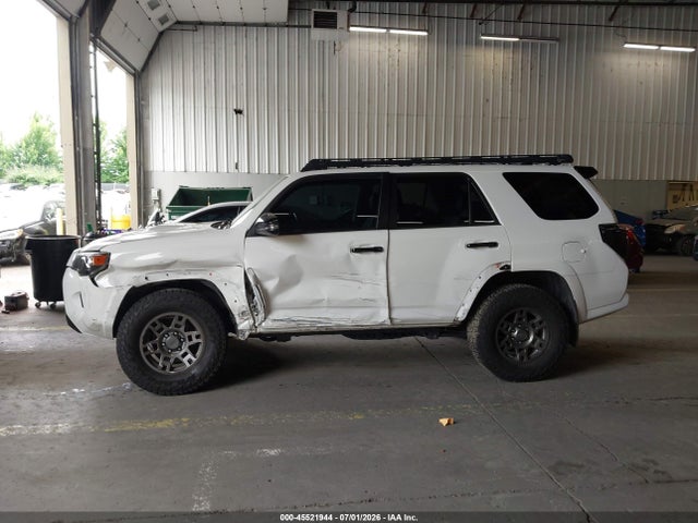JTEBU5JR0L5831122 Toyota 4runner Venture Special Edition