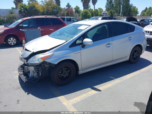Toyota Prius Two 2015 JTDKN3DU1F1941016 Image 2
