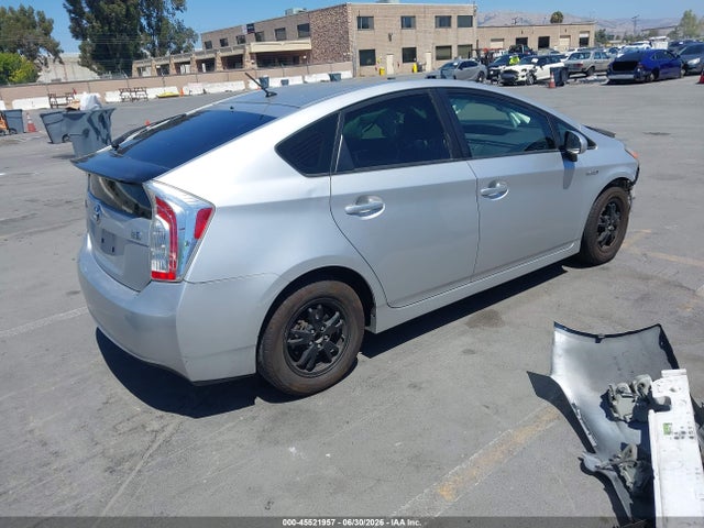 Toyota Prius Two 2015 JTDKN3DU1F1941016 Image 4
