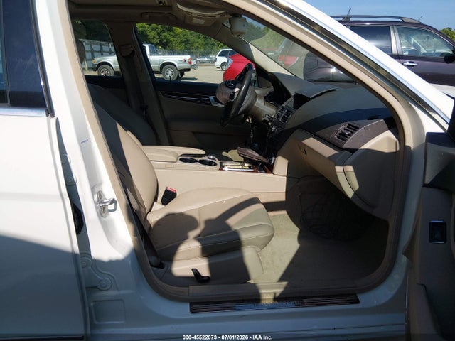 Продажа на аукционе авто 2011 Mercedes-benz C 300 Luxury, vin: WDDGF5EB5BA504597, номер лота: 45522073