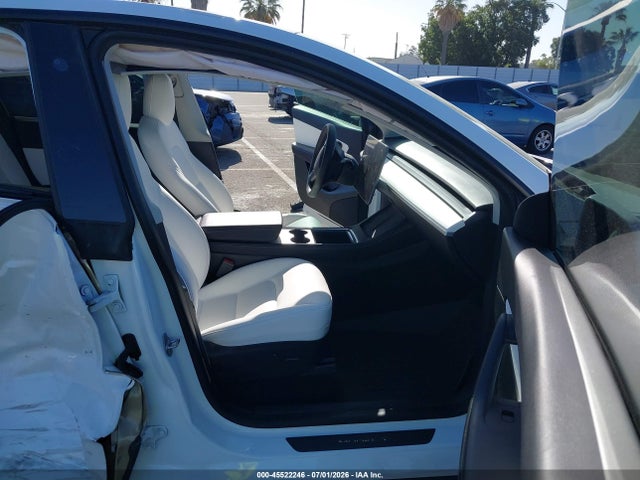 Продажа на аукционе авто 2021 Tesla Model Y Long Range Dual Motor All-wheel Drive, vin: 5YJYGDEE0MF299023, номер лота: 45522246