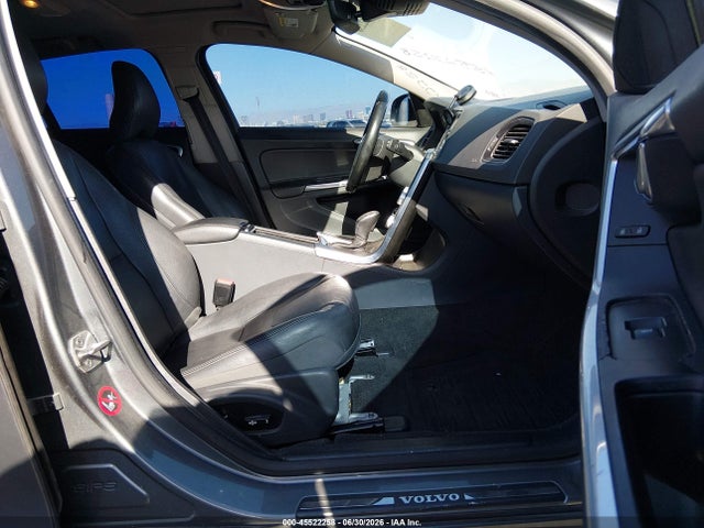 YV1612SK7G1310226 Volvo V60 T5 Premier