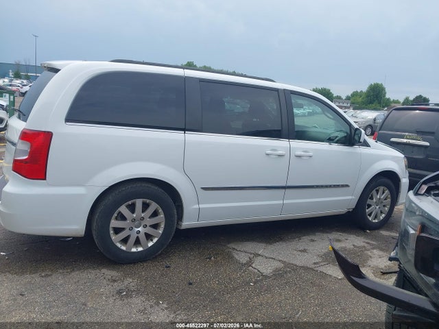 2016 Chrysler Town & Country Touring მანქანა იყიდება აუქციონზე, vin: 2C4RC1BG5GR229336, აუქციონის ნომერი: 45522297