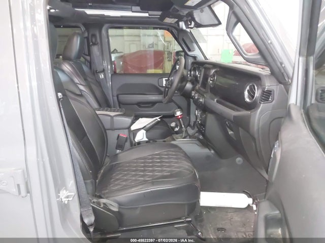 1C4HJXEGXMW776203 Jeep Wrangler Unlimited Sahara Altitude 4x4
