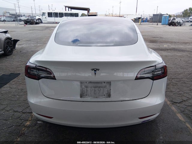 Tesla Model 3 Long Range/mid Range 2018 5YJ3E1EA2JF038743 Image 16