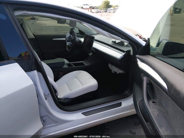 Tesla Model 3 Long Range Dual Motor All-wheel Drive 2022 5YJ3E1EB3NF199665 Image 5