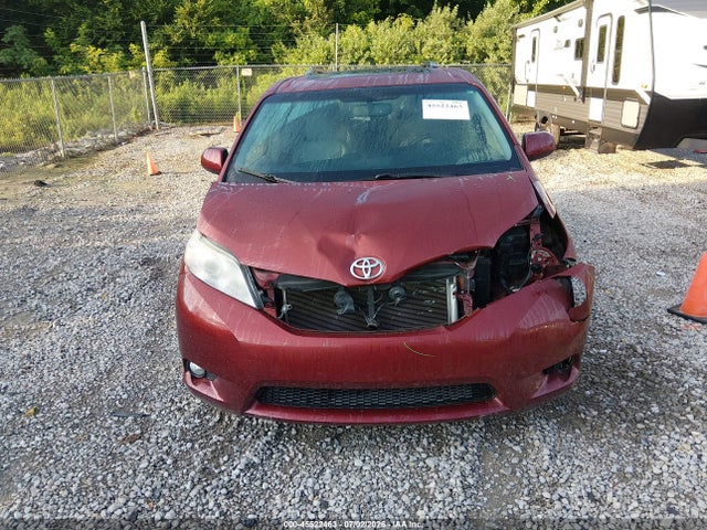 5TDYK3DC4FS657716 Toyota Sienna Xle 8 Passenger