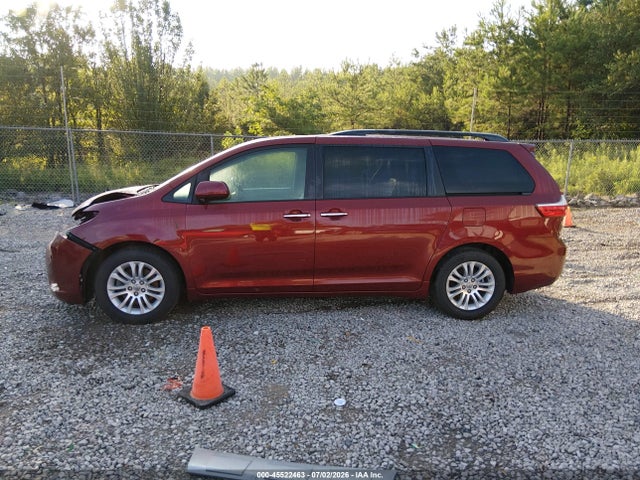 5TDYK3DC4FS657716 Toyota Sienna Xle 8 Passenger