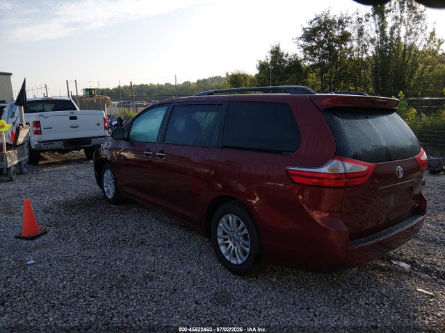 5TDYK3DC4FS657716 Toyota Sienna Xle 8 Passenger