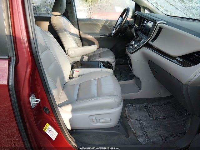 5TDYK3DC4FS657716 Toyota Sienna Xle 8 Passenger