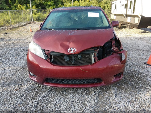 5TDYK3DC4FS657716 Toyota Sienna Xle 8 Passenger