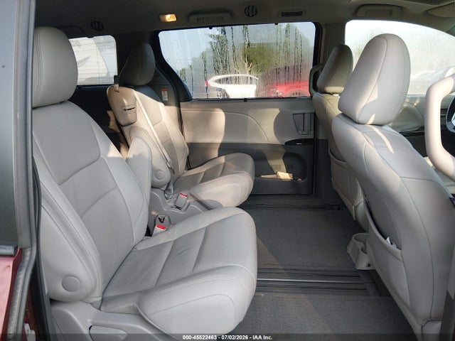 5TDYK3DC4FS657716 Toyota Sienna Xle 8 Passenger