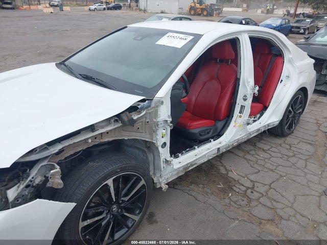 4T1B61HK0JU084751 Toyota CAMRY XSE