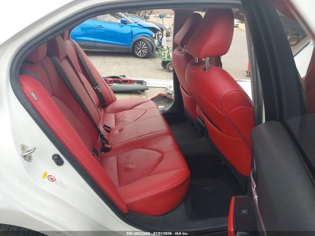 4T1B61HK0JU084751 Toyota CAMRY XSE