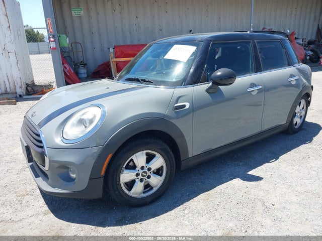 Mini Hardtop Cooper 2016 WMWXU1C58G2D57618 Image 2