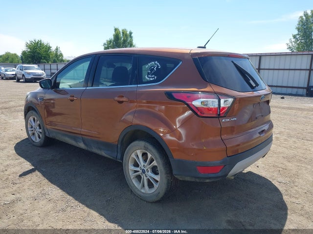 1FMCU9GD4HUB78962 Ford ESCAPE SE